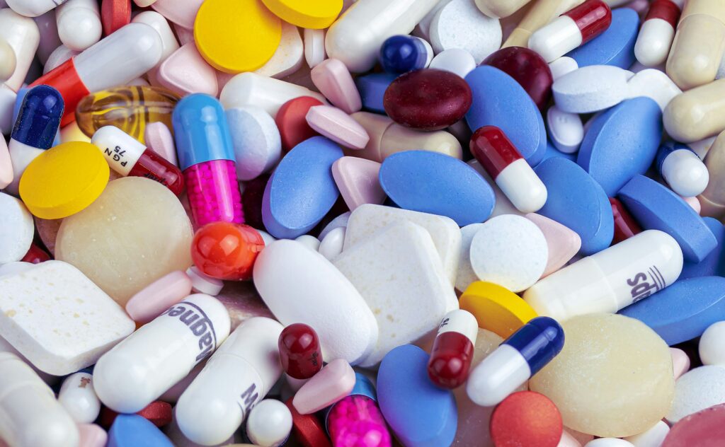 Waarom natuurlijke supplementen vaak beter zijn dan pillen voor je hond