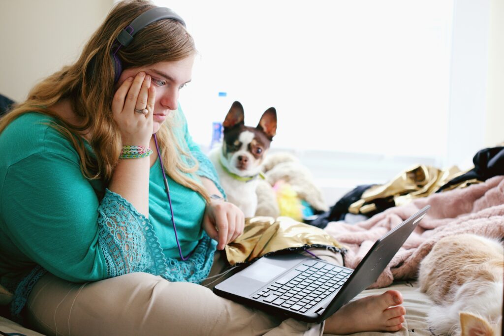Thuiswerken met je hond – tips voor een productieve en harmonieuze dag